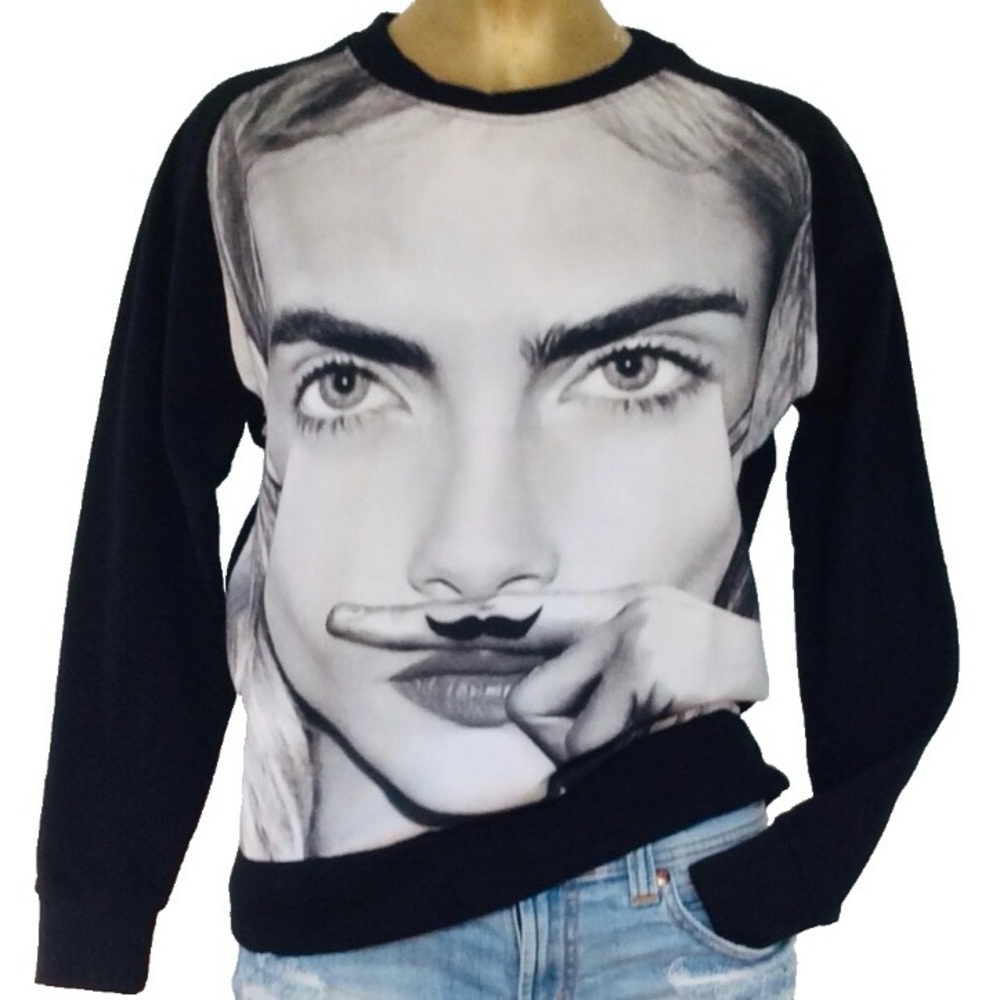 ELEVEN PARIS NWOT Cara Delavingne SWEATSHIRT Size Small